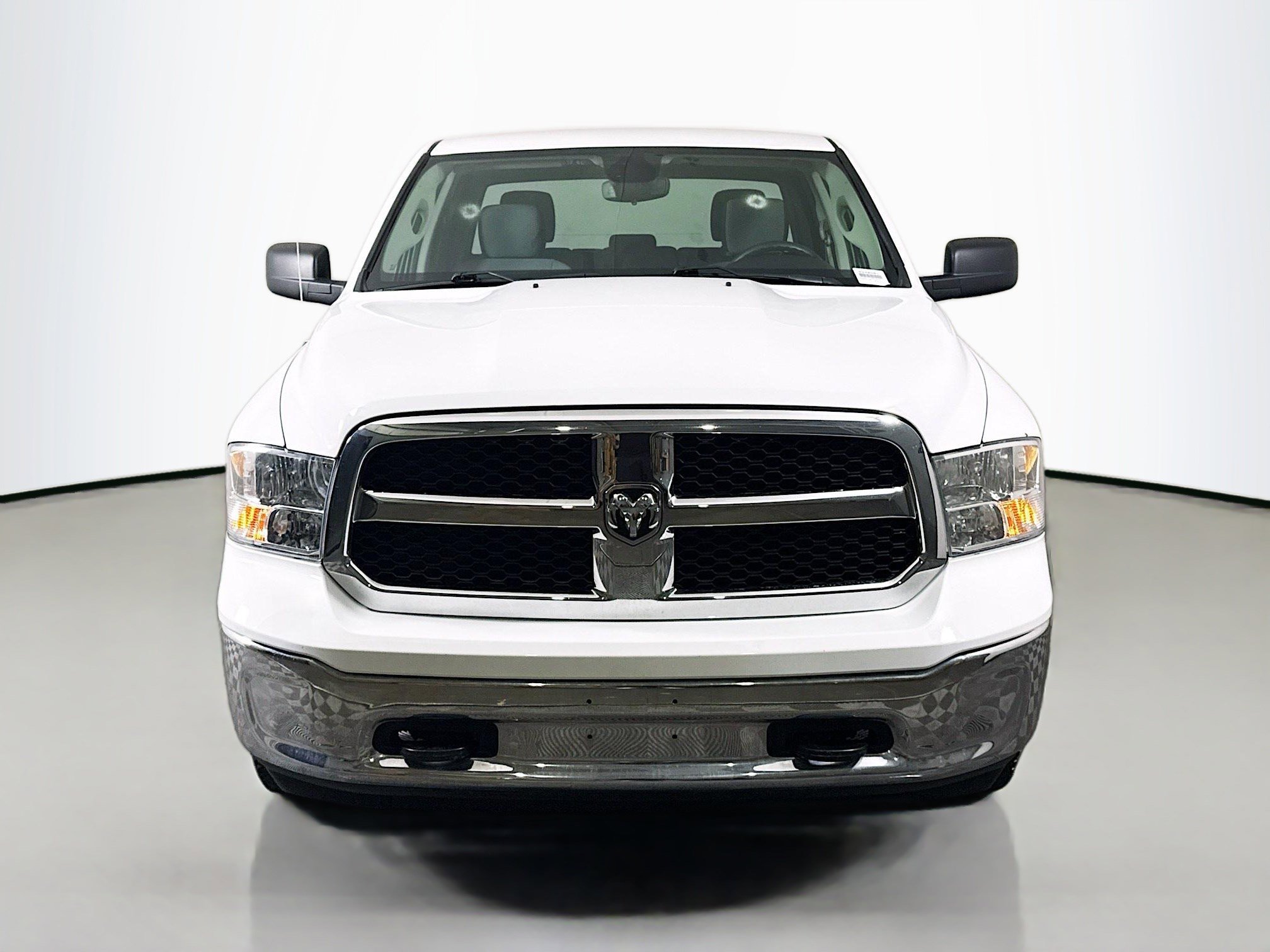 Used 2022 RAM 1500 Classic SLT image 2