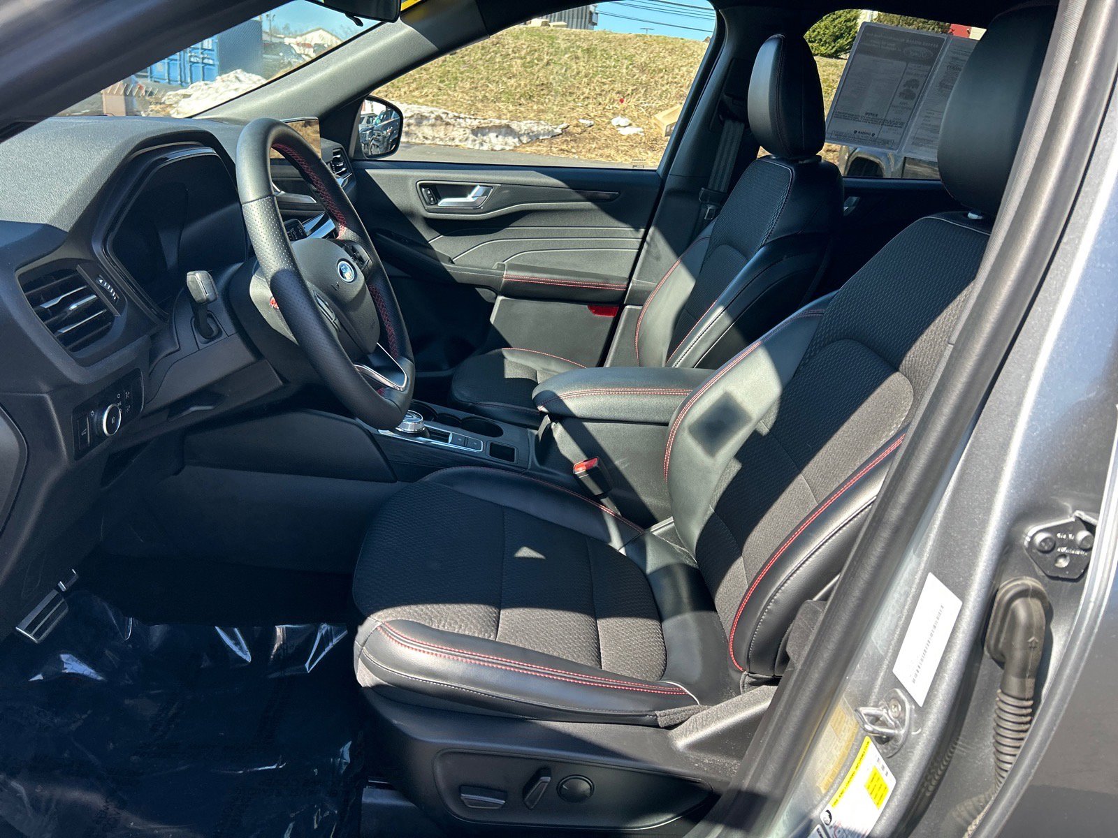 Certified 2023 Ford Escape ST-Line Select w/ Tech Pack #2 image 6