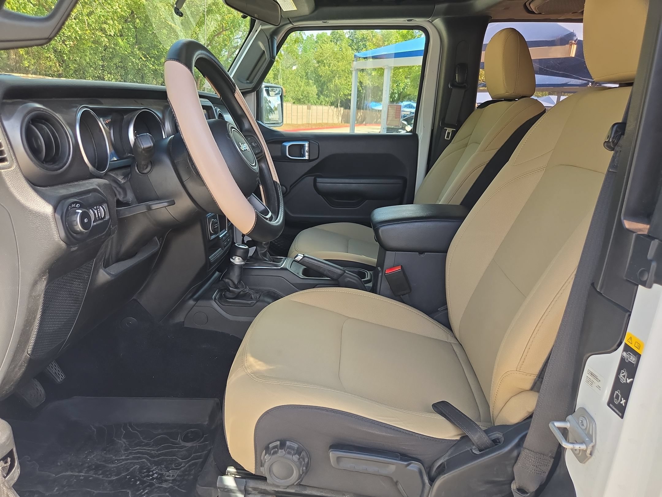 Used 2022 Jeep Wrangler Sport AWD/4WD image 9