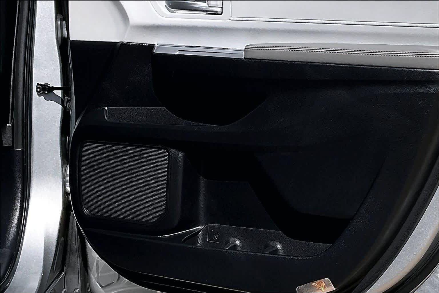 Used 2025 Toyota Sienna XLE FWD image 20