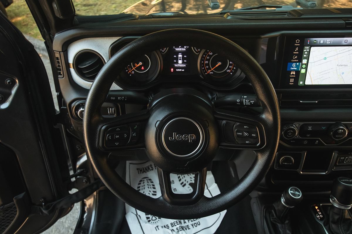 Used 2024 Jeep Gladiator Sport AWD/4WD image 26