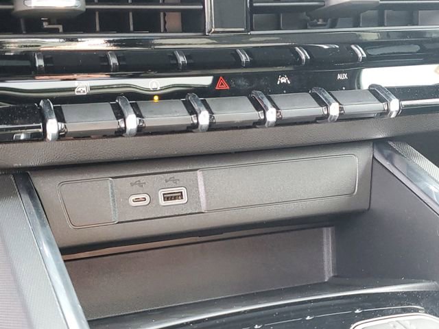 New 2026 GMC Canyon Elevation w/ Technology Package AWD/4WD image 17