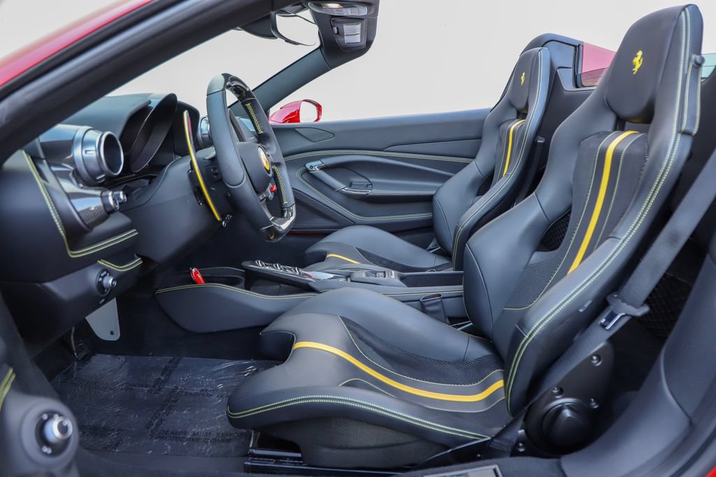 Certified 2022 Ferrari F8 Tributo RWD image 2
