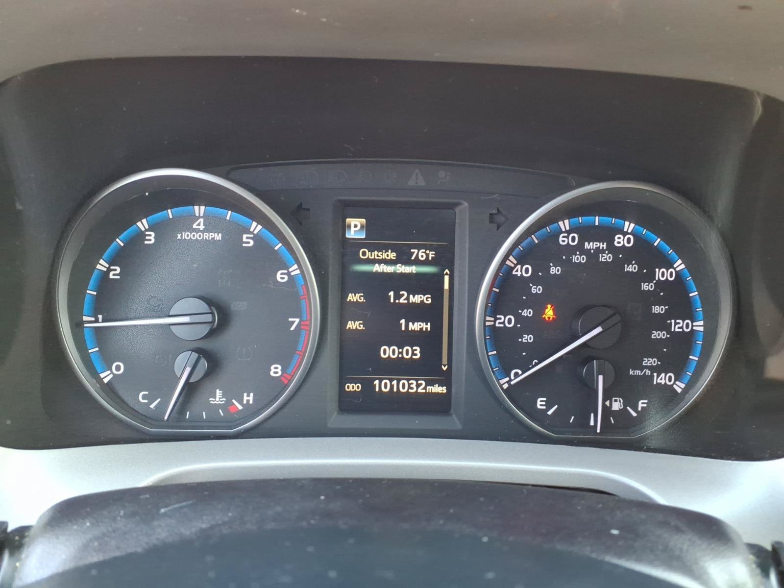 Used 2018 Toyota RAV4 XLE AWD/4WD image 18