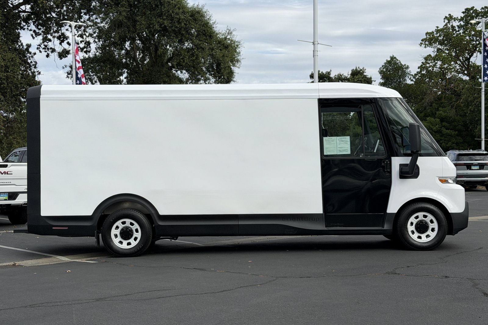 Used 2023 Chevrolet Brightdrop 600 w/ Active Safety Package 2 AWD/4WD image 2