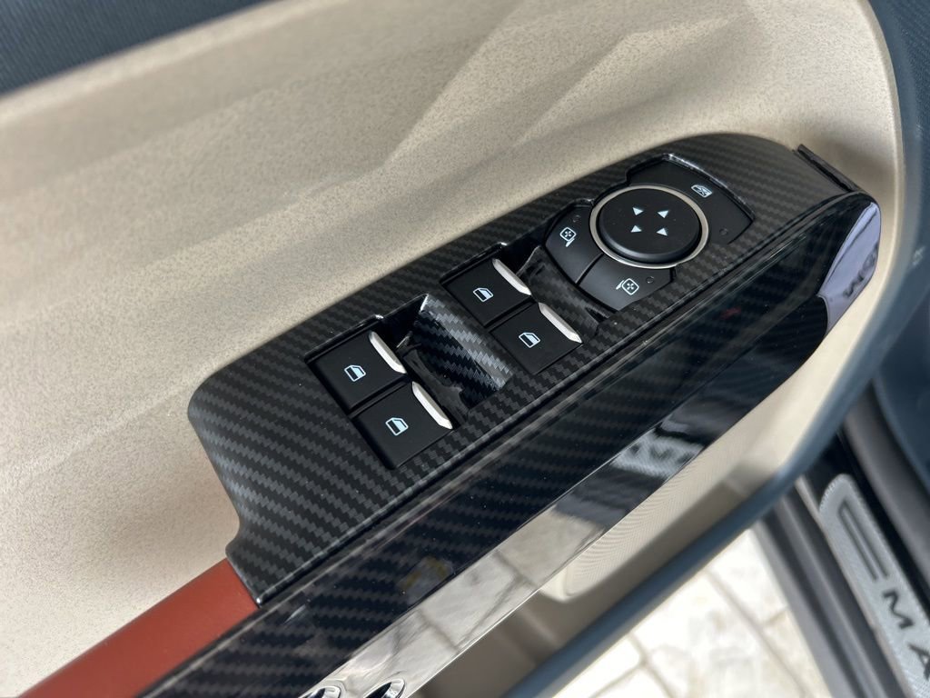 Used 2025 Ford Maverick Lariat w/ 4K Tow Package AWD/4WD image 14