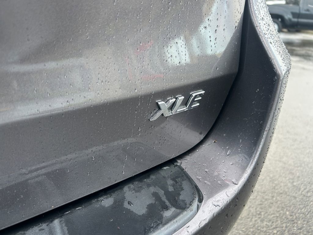 Used 2019 Toyota Sienna XLE FWD image 32