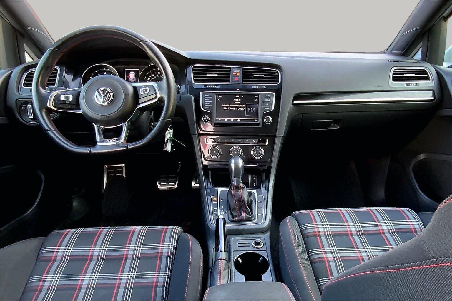 Used 2017 Volkswagen GTI SE FWD image 15