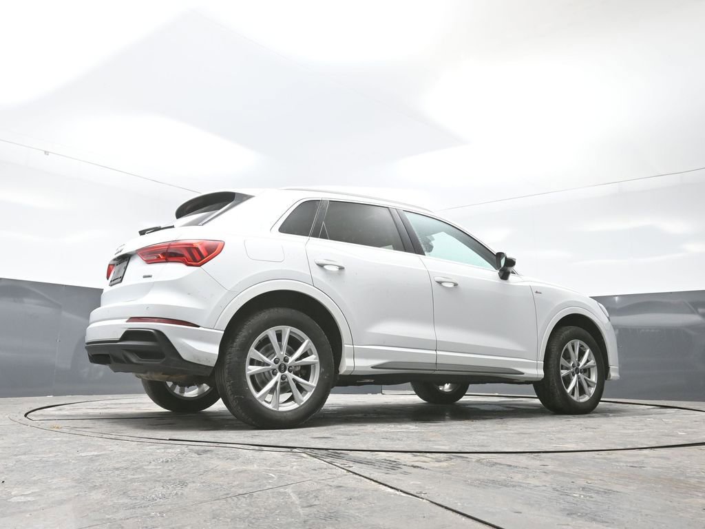 Used 2025 Audi Q3 2.0T Premium image 24