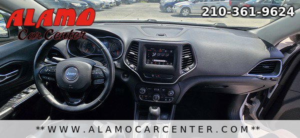 Used 2019 Jeep Cherokee Latitude Plus FWD image 17