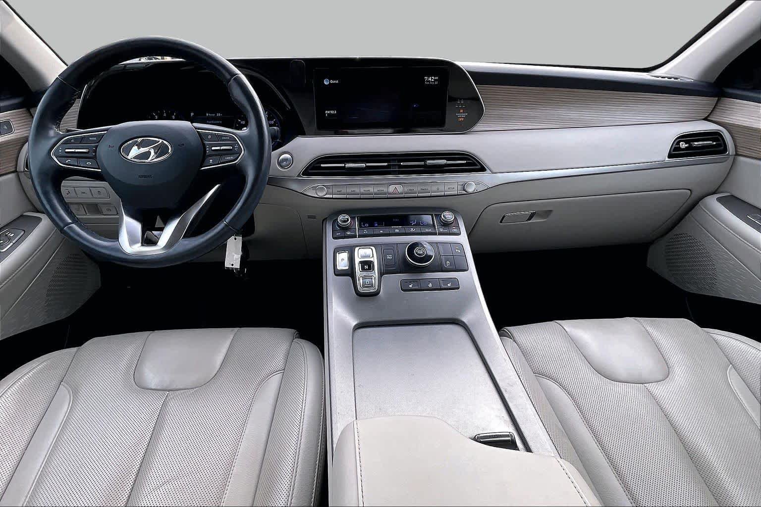 Used 2022 Hyundai Palisade SEL w/ Premium Package FWD image 14