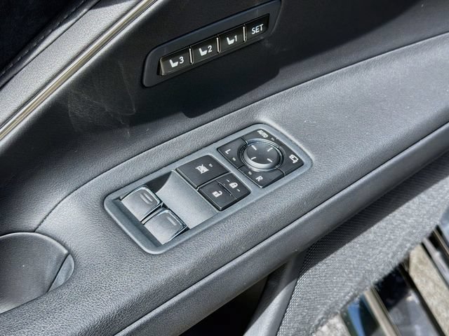 Used 2018 Lexus LC 500 Coupe w/ Performance Package RWD image 21