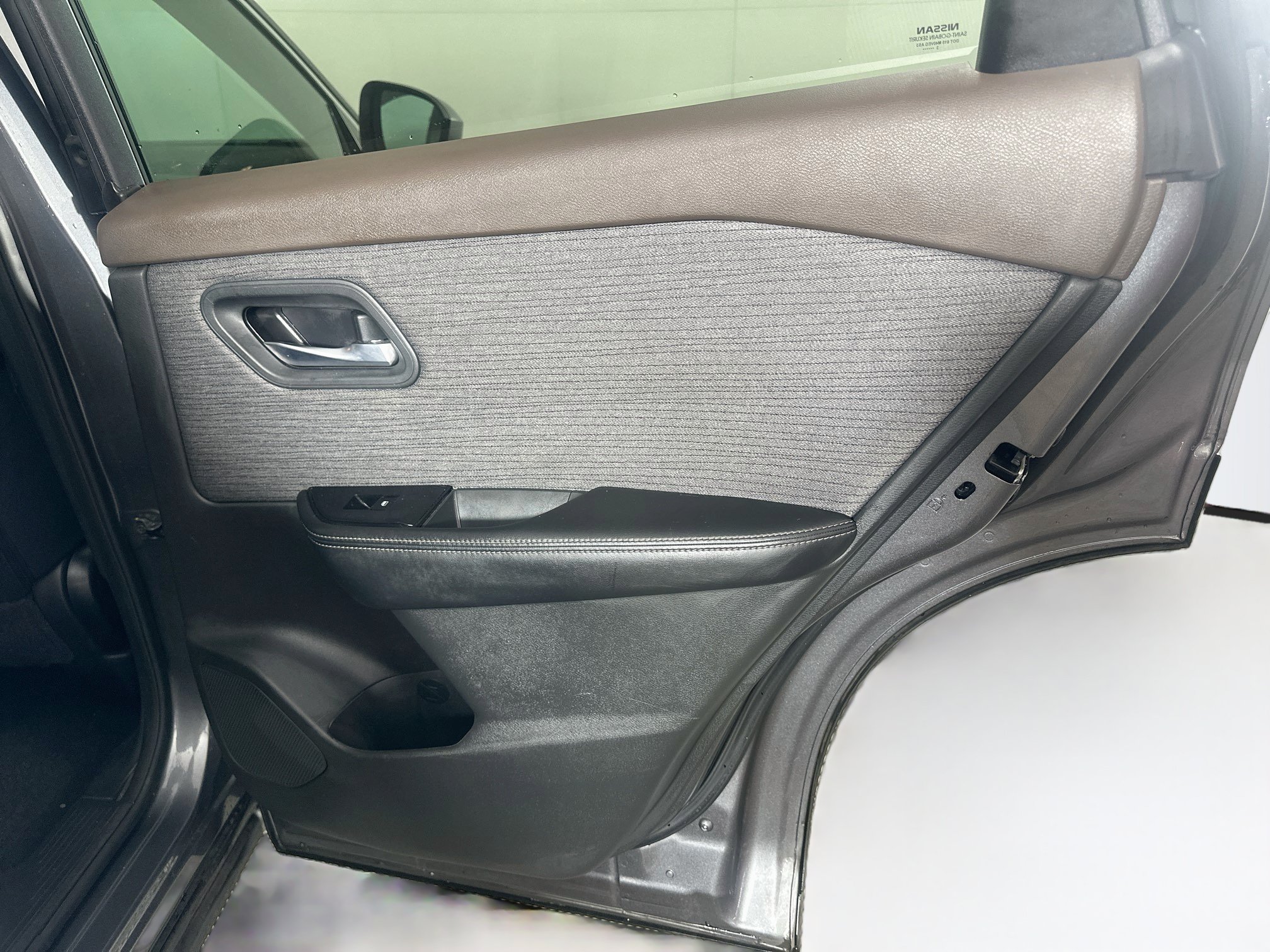 Used 2023 Nissan Rogue SV FWD image 29