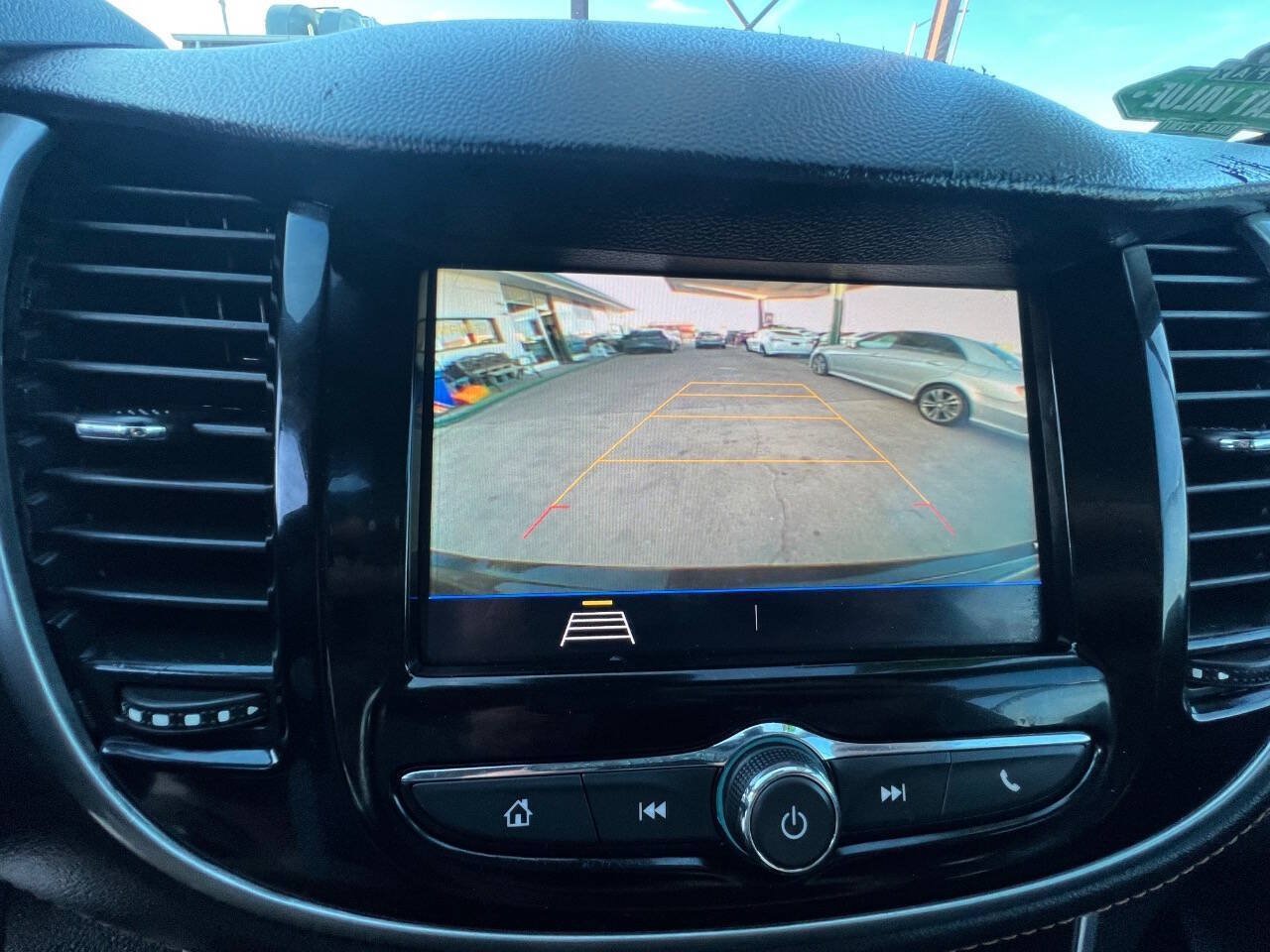 Used 2021 Chevrolet Trax LT AWD/4WD image 18
