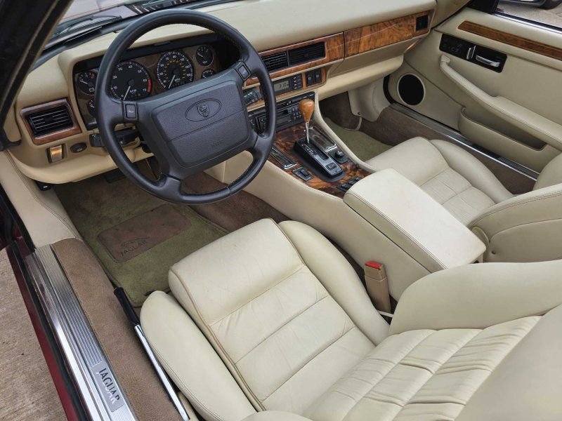 Used 1995 Jaguar XJS V12 Convertible image 7