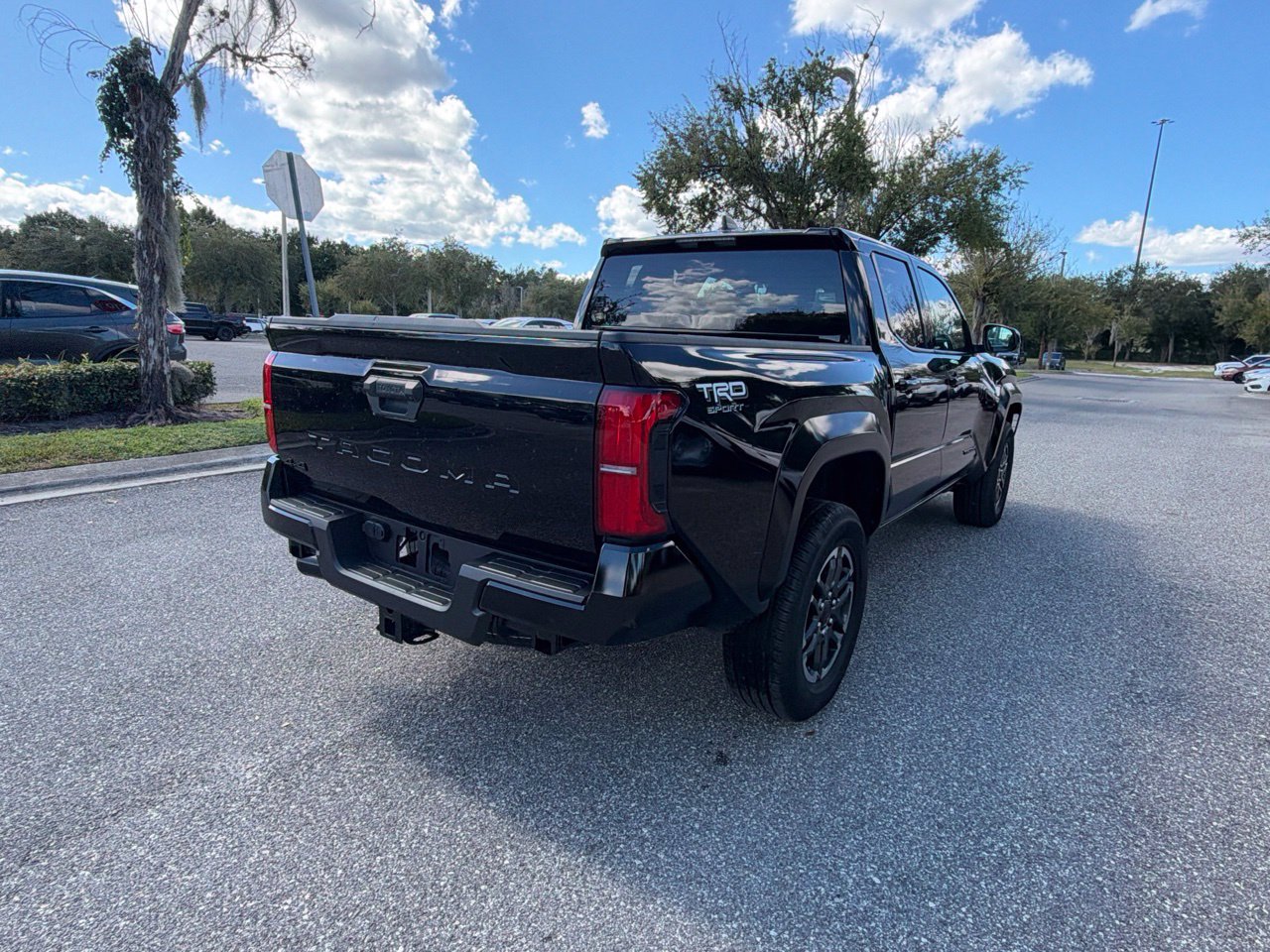 Used 2025 Toyota Tacoma TRD Sport AWD/4WD image 4