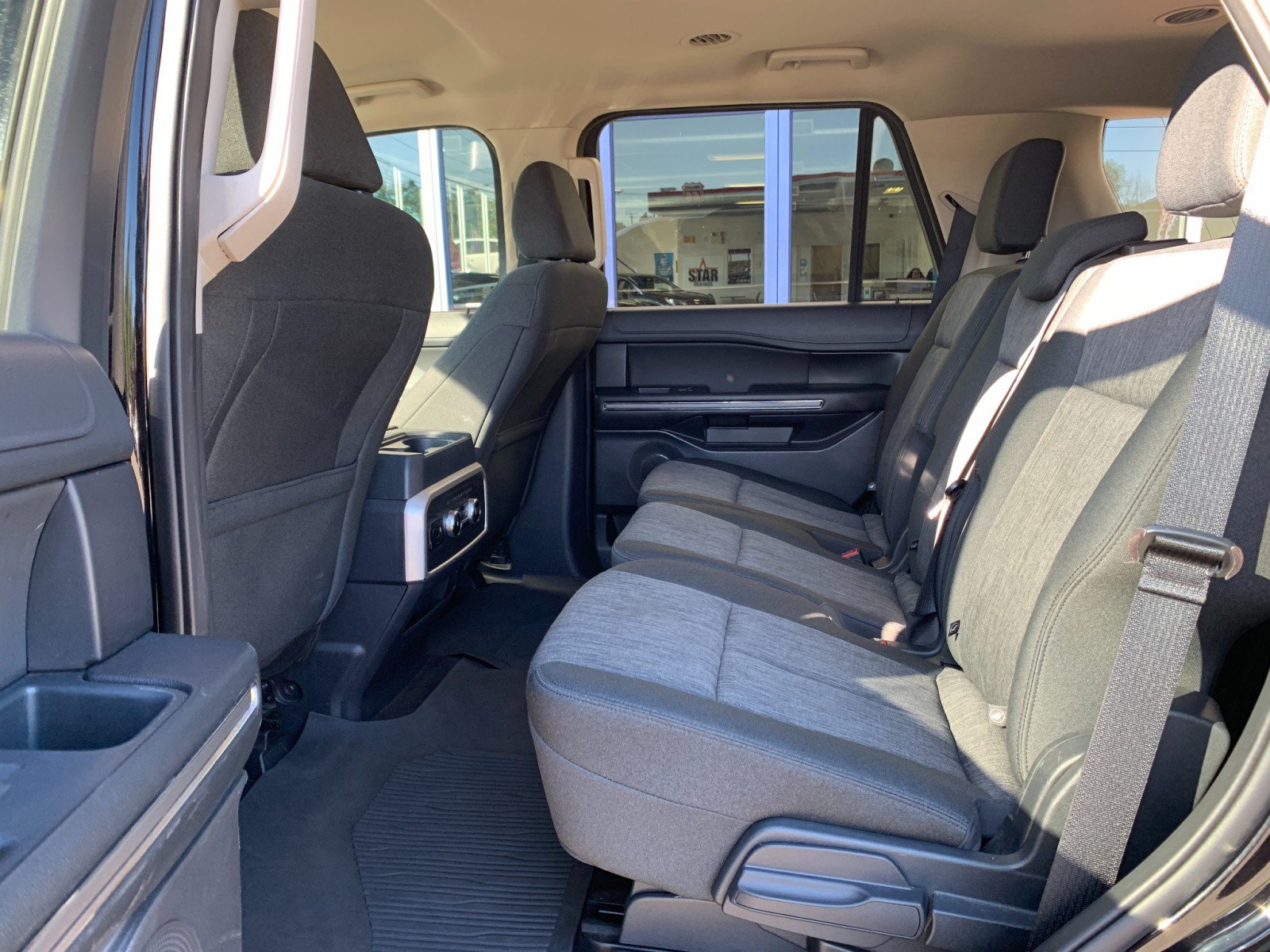 Used 2023 Ford Expedition XLT AWD/4WD image 27
