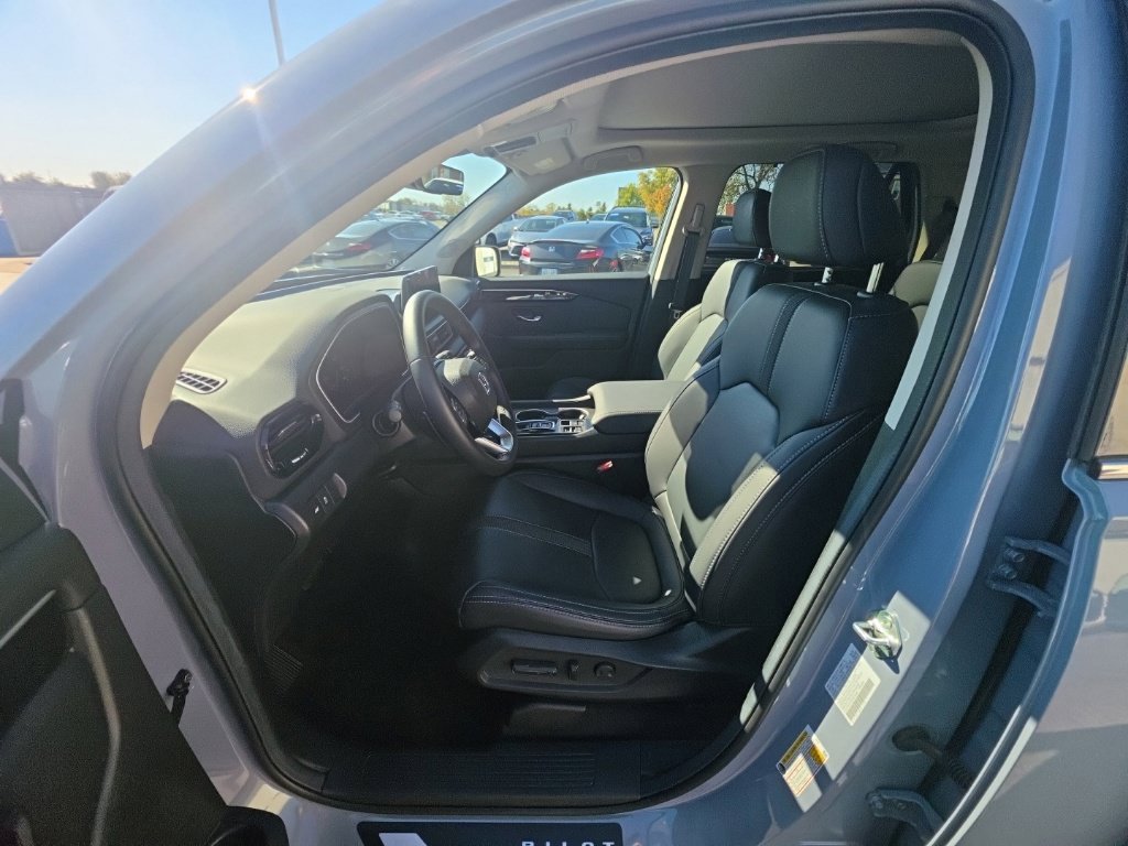 Used 2025 Honda Pilot Touring image 15