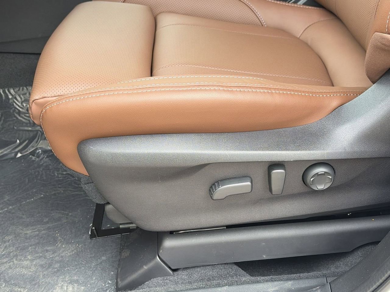 New 2026 Subaru Ascent Touring image 17