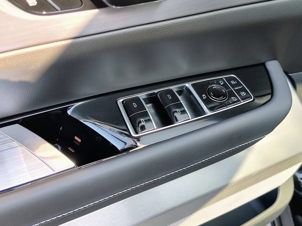 New 2027 Cadillac Vistiq Premium Luxury w/ LPO, Floor Liner Package AWD/4WD image 25