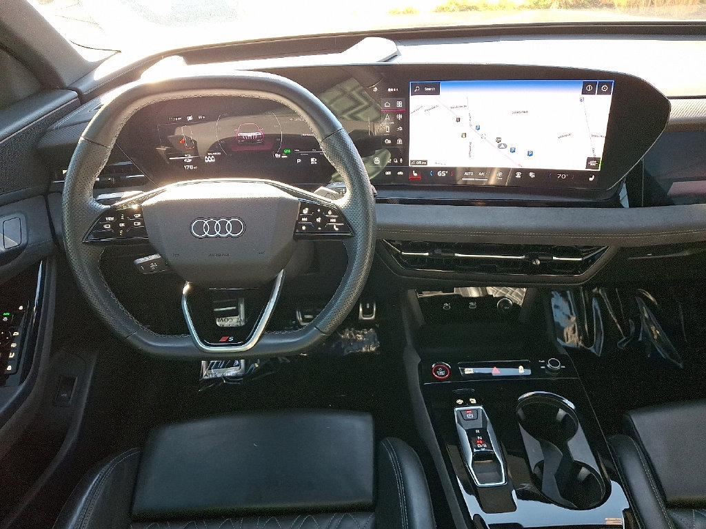 Certified 2025 Audi SQ6 e-tron Prestige AWD/4WD image 12