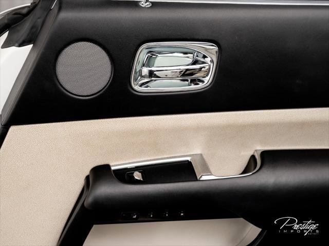 Used 2016 Rolls-Royce Wraith RWD image 23