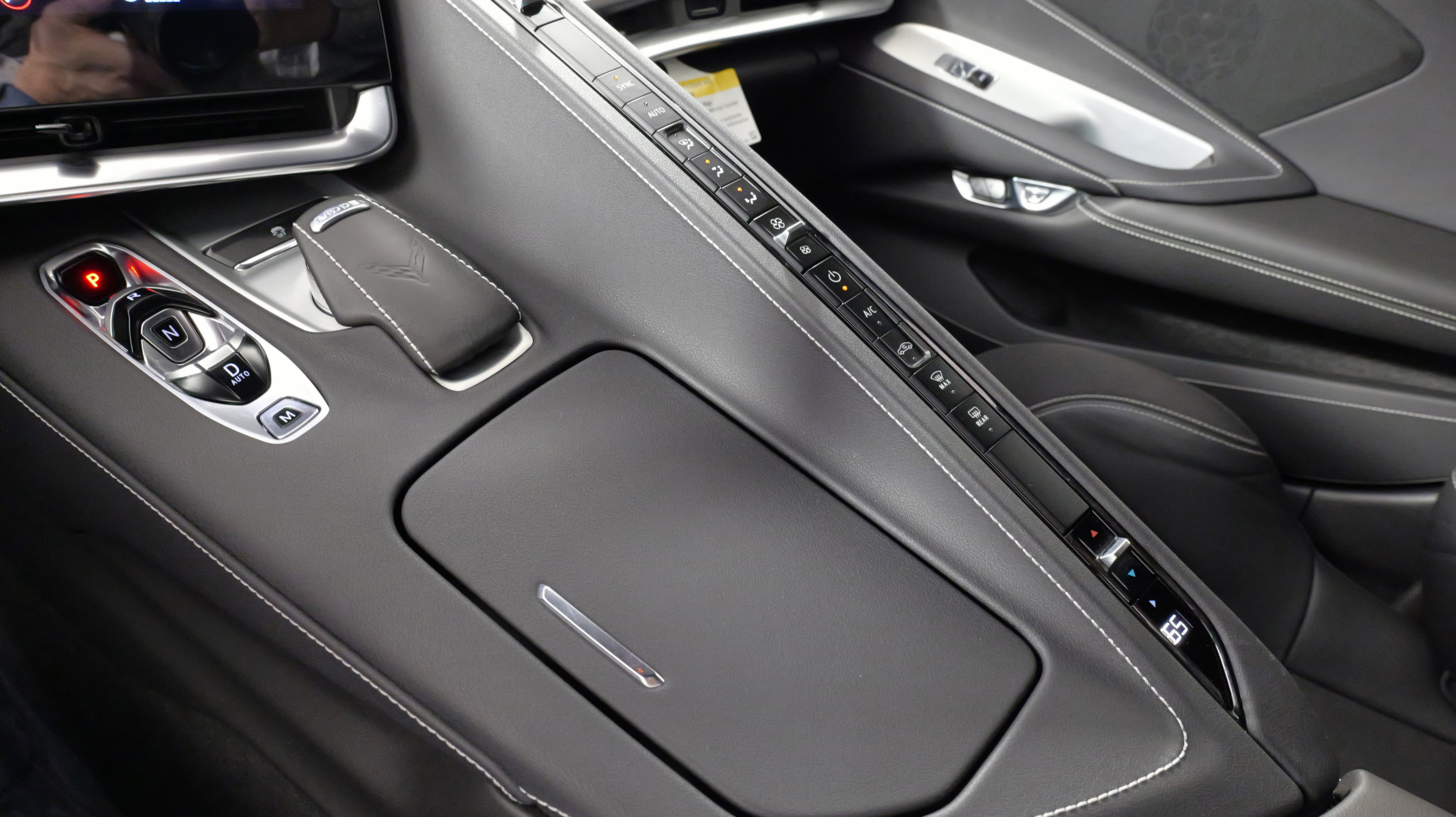 Used 2022 Chevrolet Corvette Stingray Coupe w/ 1LT image 46