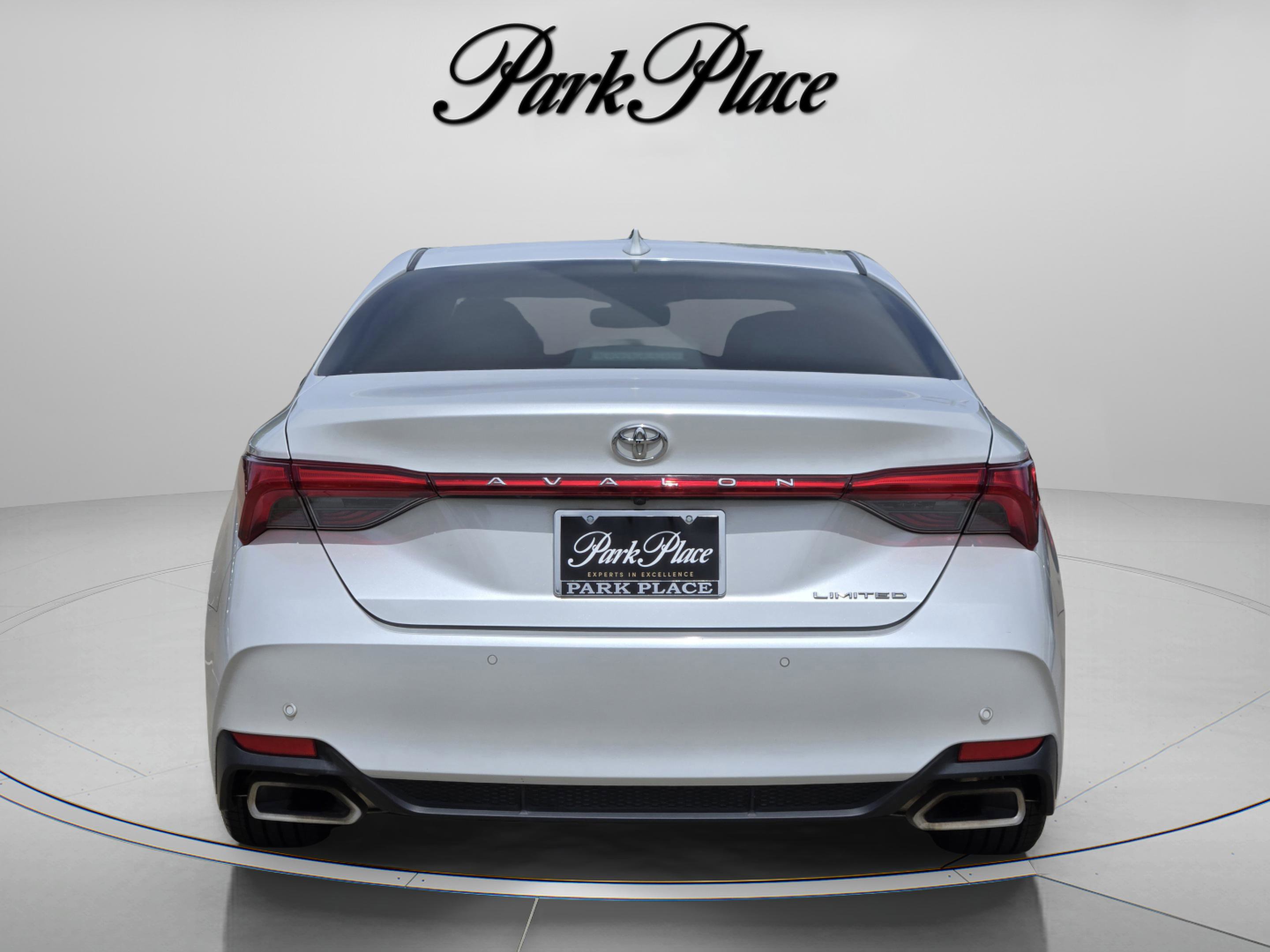 Used 2019 Toyota Avalon Limited w/ Advanced Safety Package image 4