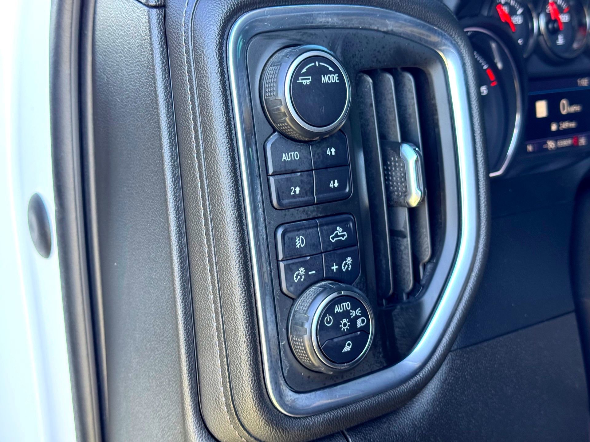 Used 2022 Chevrolet Silverado 2500 LTZ w/ LTZ Plus Package image 14