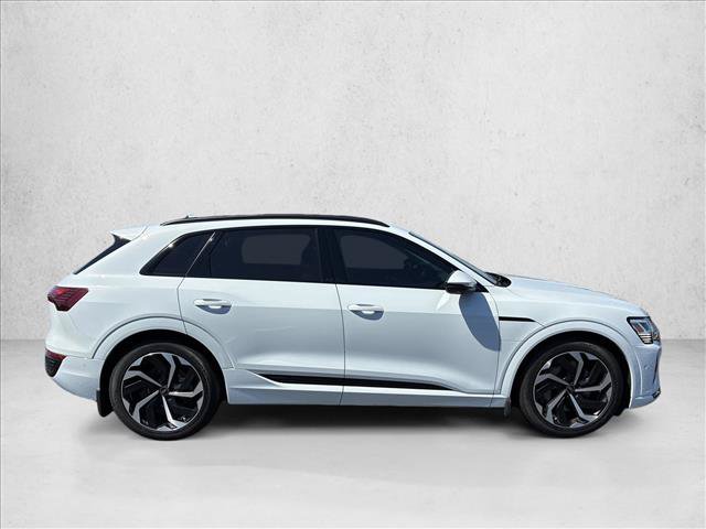 Used 2024 Audi Q8 e-tron Premium Plus w/ Premium Plus Package AWD/4WD image 4