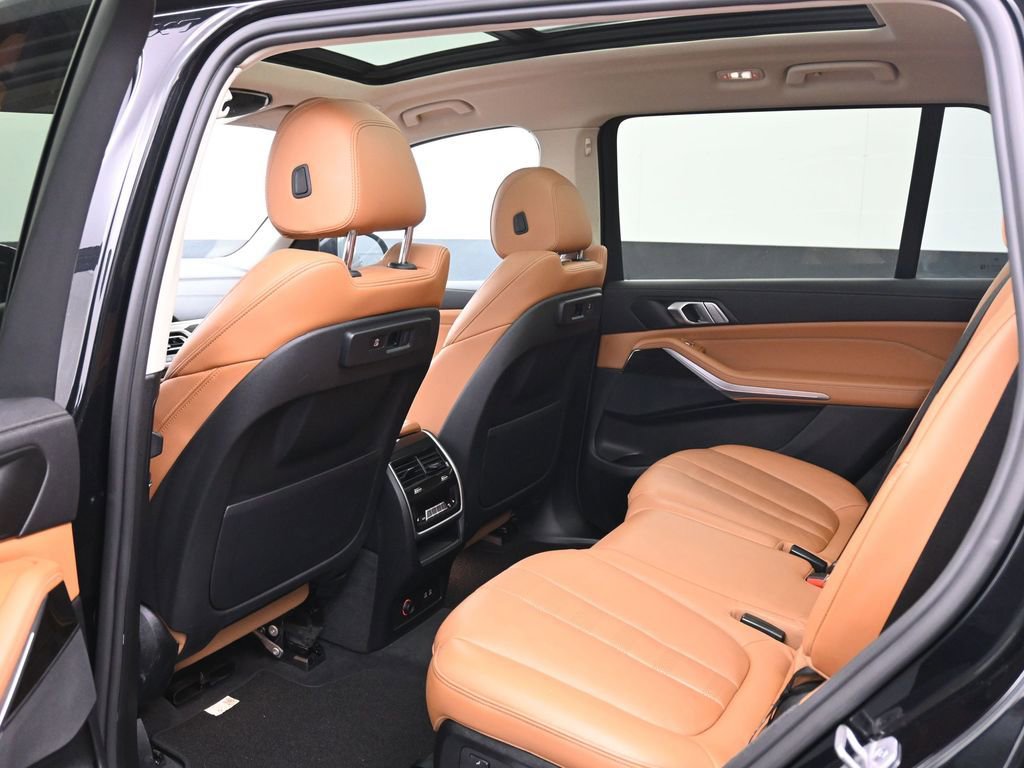 Used 2026 Cadillac XT5 Premium Luxury w/ Driver Assist Package image 11