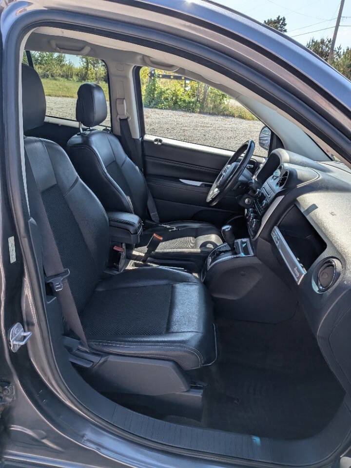 Used 2017 Jeep Compass Latitude image 5