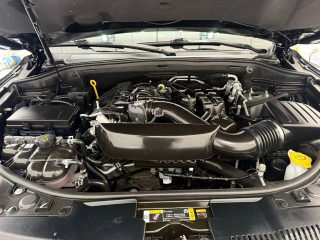 Used 2025 Dodge Durango GT image 9