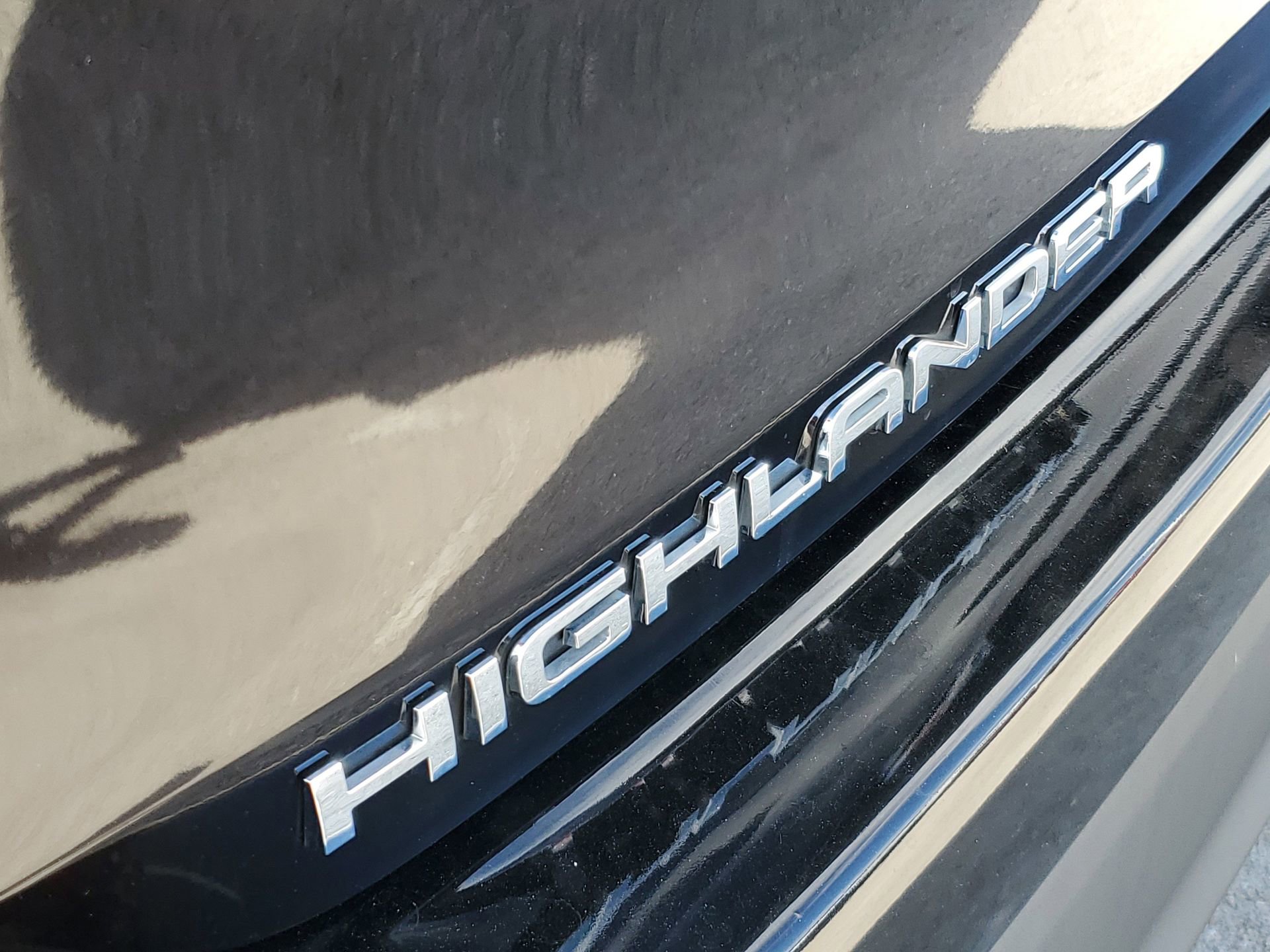 Used 2021 Toyota Highlander XLE image 6