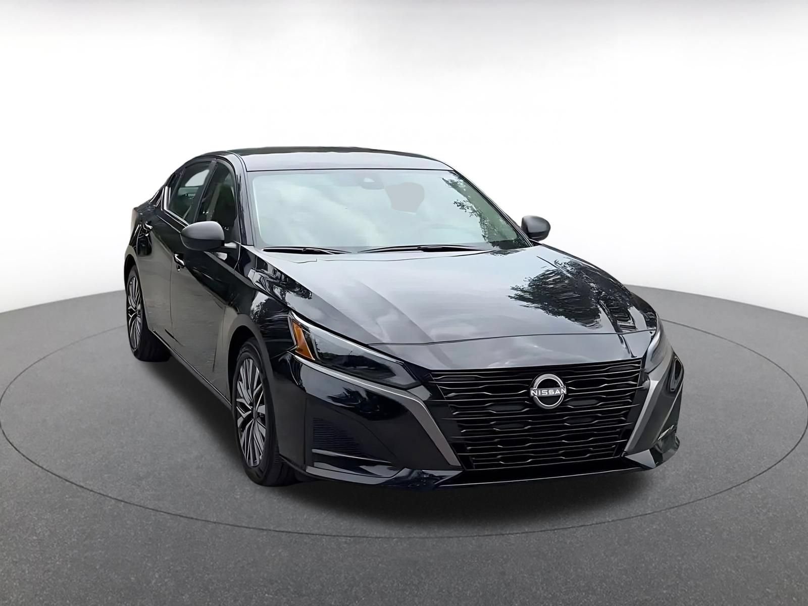 Used 2026 Nissan Altima 2.5 SV FWD image 3
