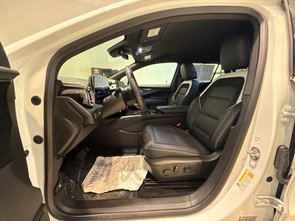 Used 2024 Chevrolet Blazer EV LT AWD/4WD image 11