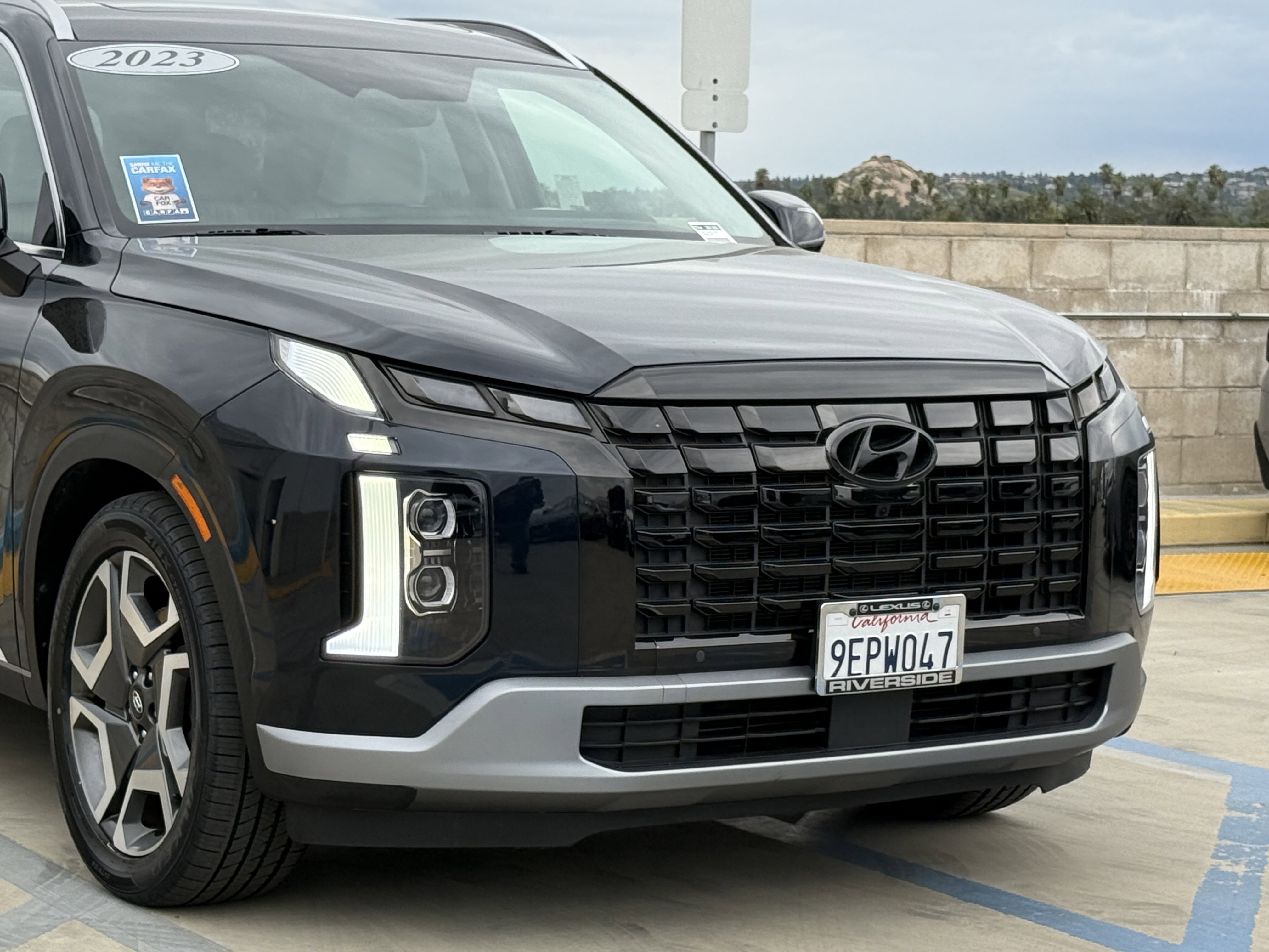Used 2023 Hyundai Palisade Limited image 3