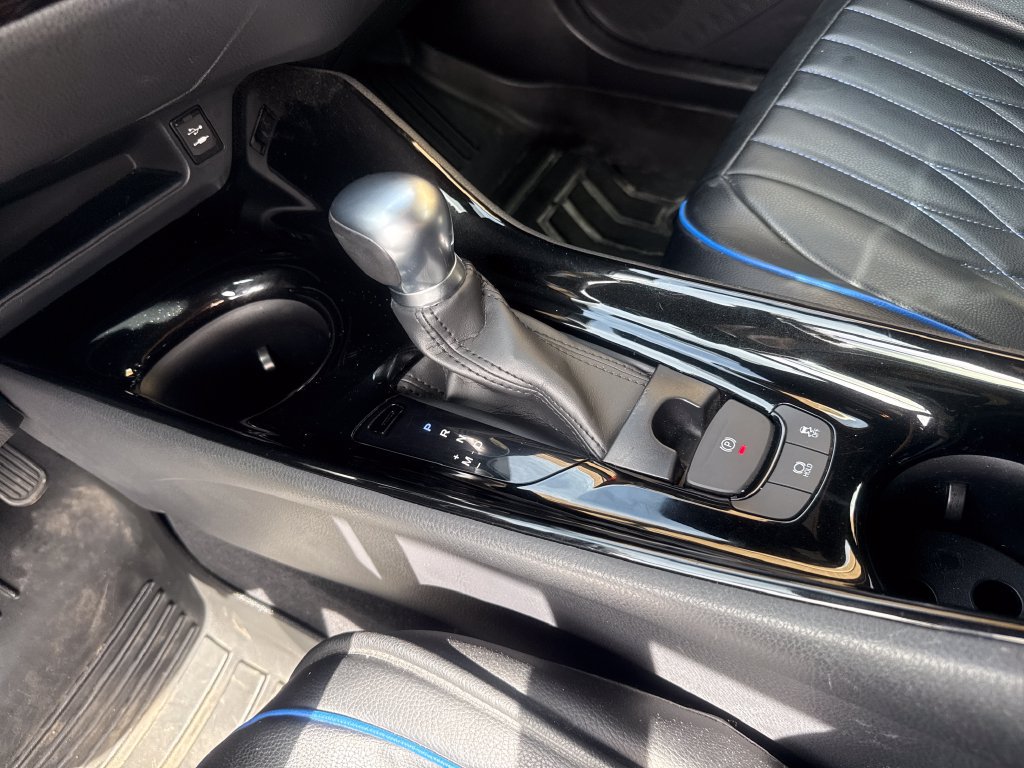 Used 2019 Toyota C-HR XLE FWD image 18