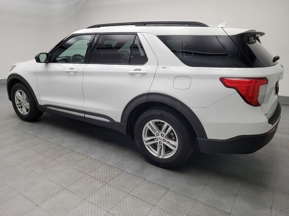 Used 2020 Ford Explorer XLT image 3