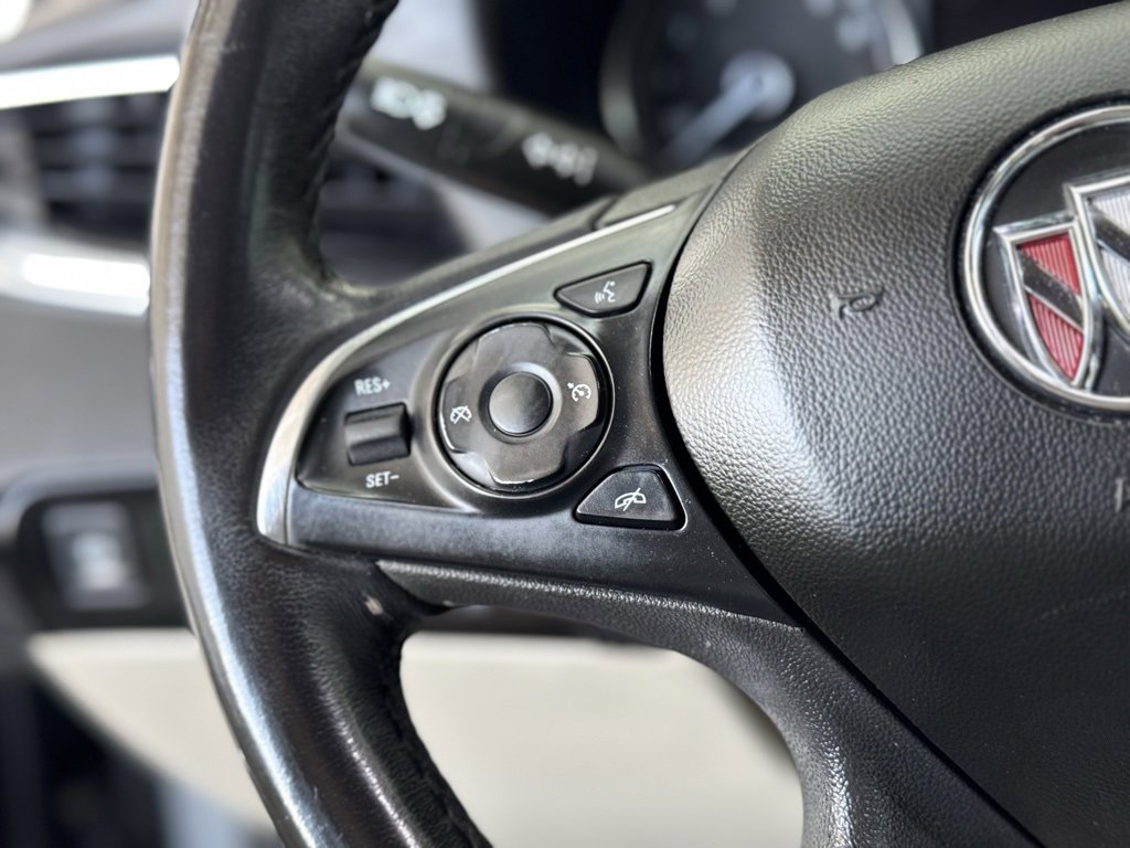 Used 2021 Buick Enclave Essence image 36