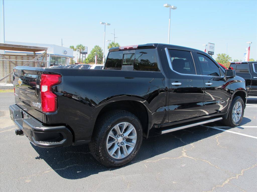 Used 2022 Chevrolet Silverado 1500 High Country w/ Safety Package II AWD/4WD image 3