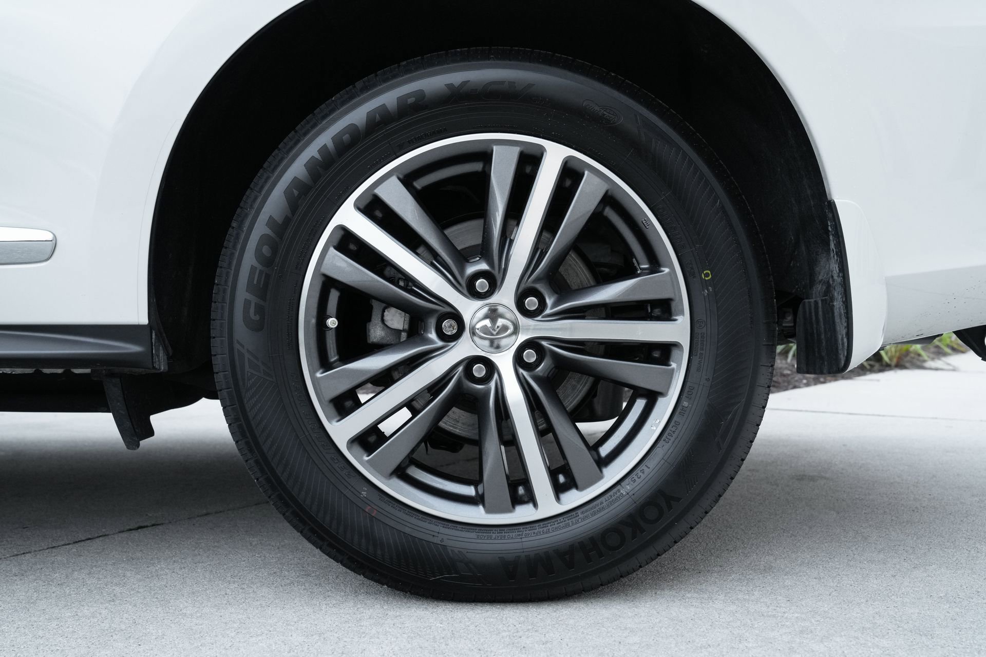 Used 2019 INFINITI QX60 Luxe w/ Essential Package image 27