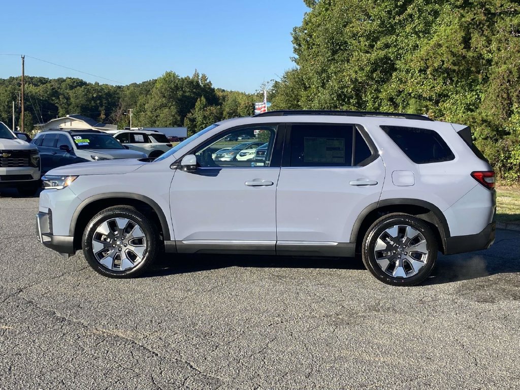 New 2026 Honda Pilot Elite image 2