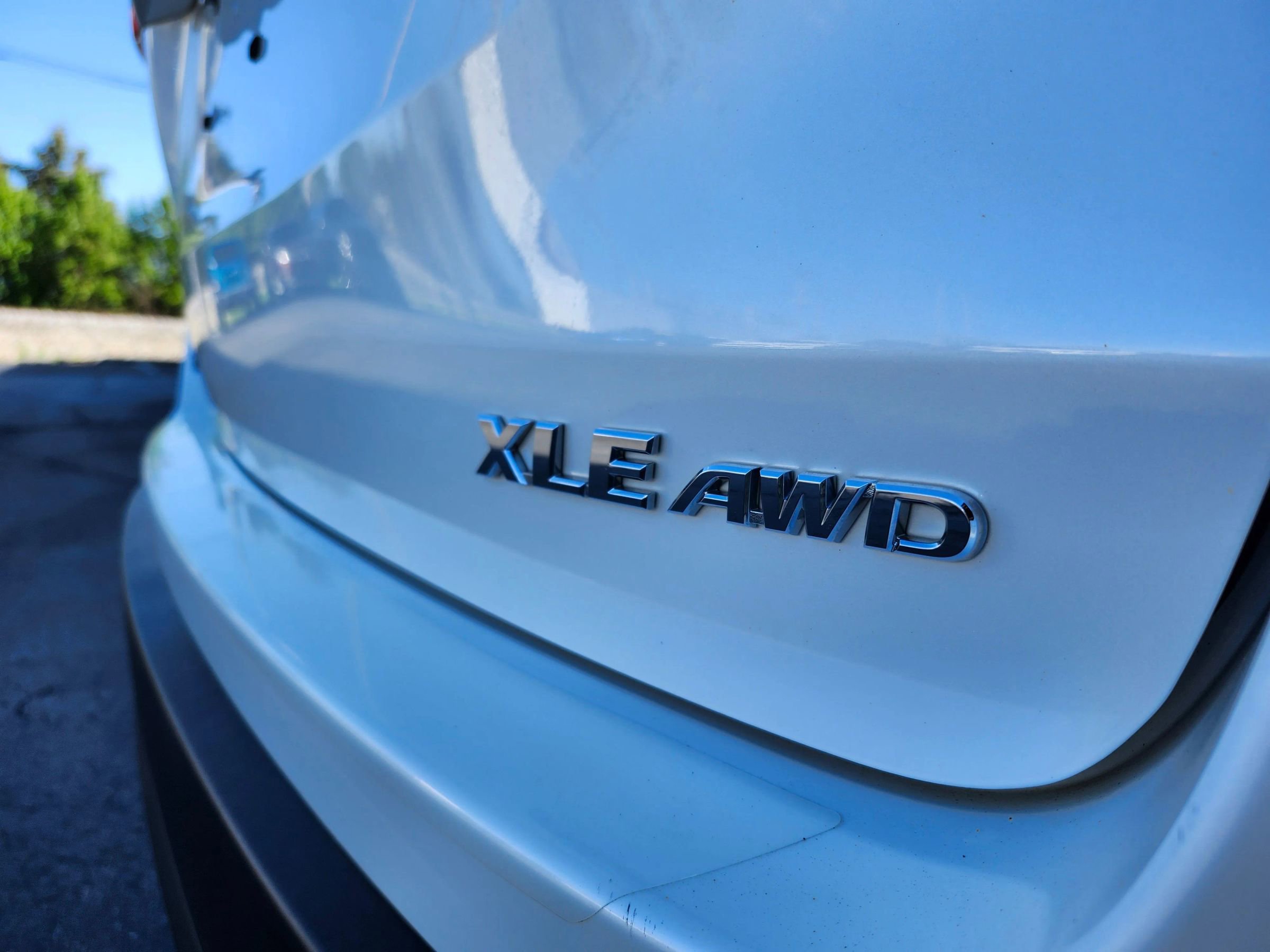 Used 2019 Toyota Highlander XLE AWD/4WD image 39