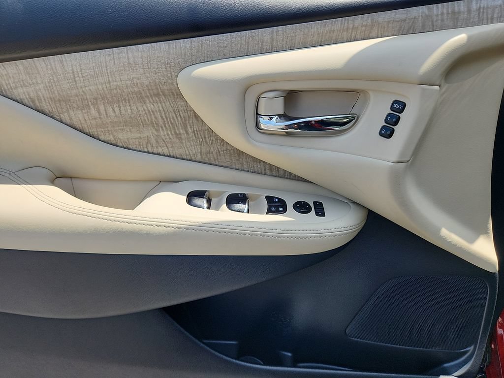 Used 2020 Nissan Murano SL w/ Moonroof Package AWD/4WD image 13