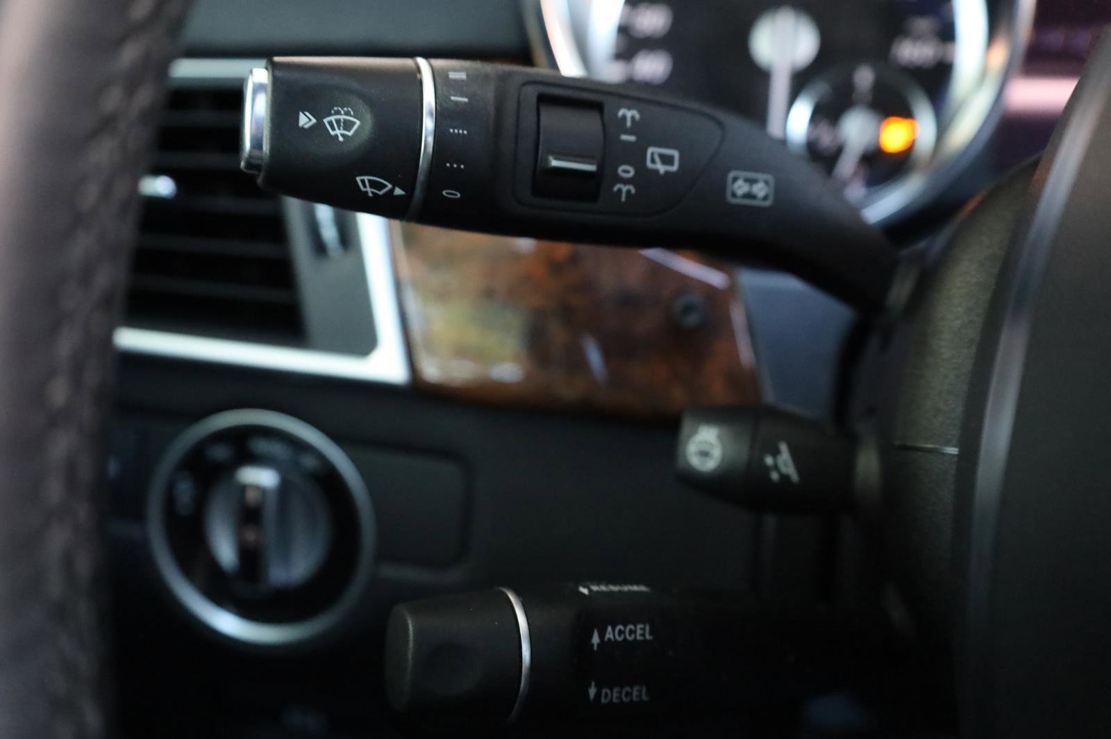 Used 2013 Mercedes-Benz ML 550 4MATIC image 34