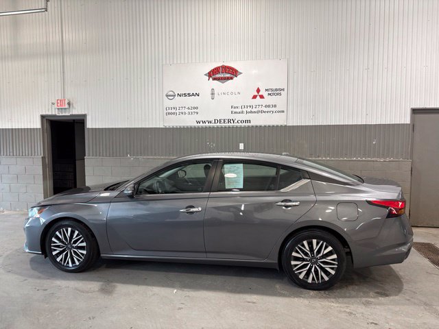 Used 2024 Nissan Altima 2.5 SV FWD image 7