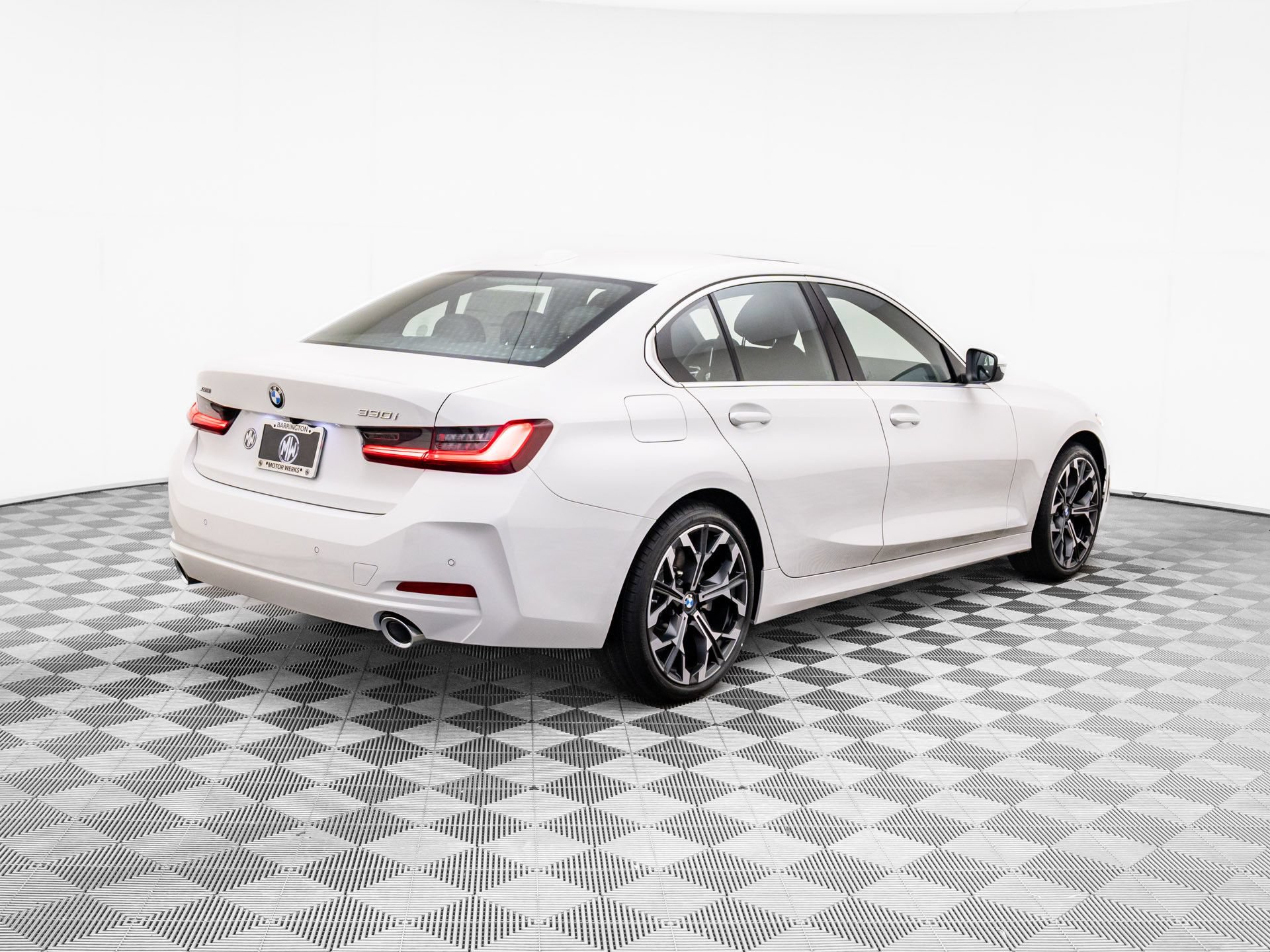 Used 2026 BMW 330i xDrive Sedan w/ Convenience Package AWD/4WD image 6