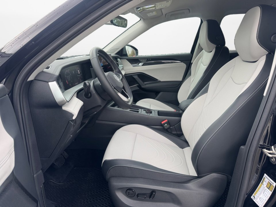 New 2026 Volkswagen Tiguan SE AWD/4WD image 9