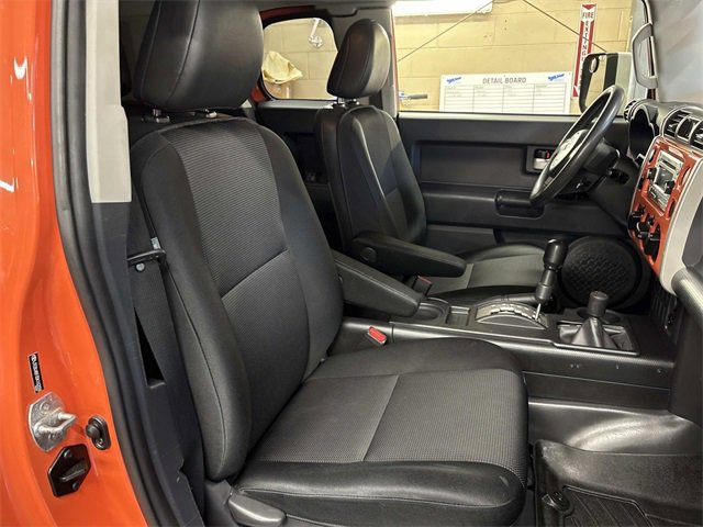 Used 2013 Toyota FJ Cruiser 4WD image 26